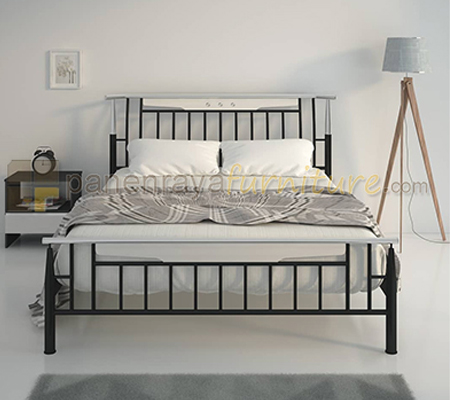 Panen Raya Ranjang Besi Siantano Berly 160x200 Hitam